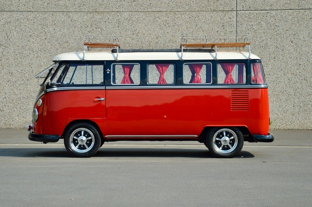 1974 Volkswagen Split-Window Bus - Image 10 of 30