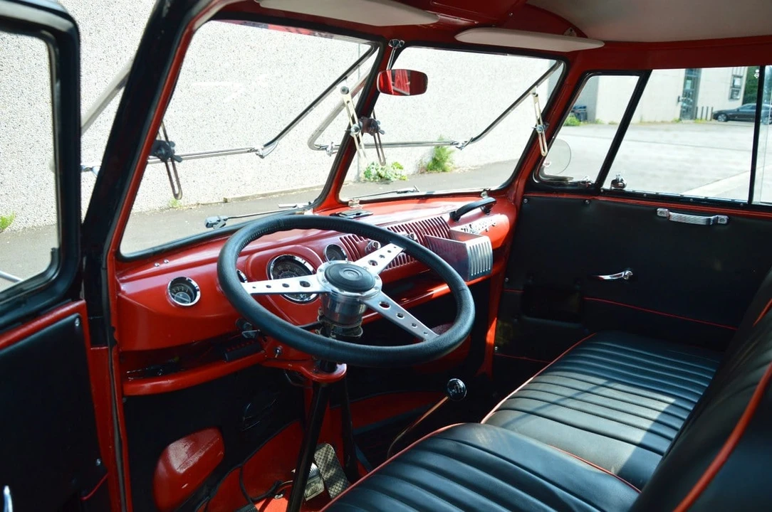 1974 Volkswagen Split-Window Bus - Image 19 of 30