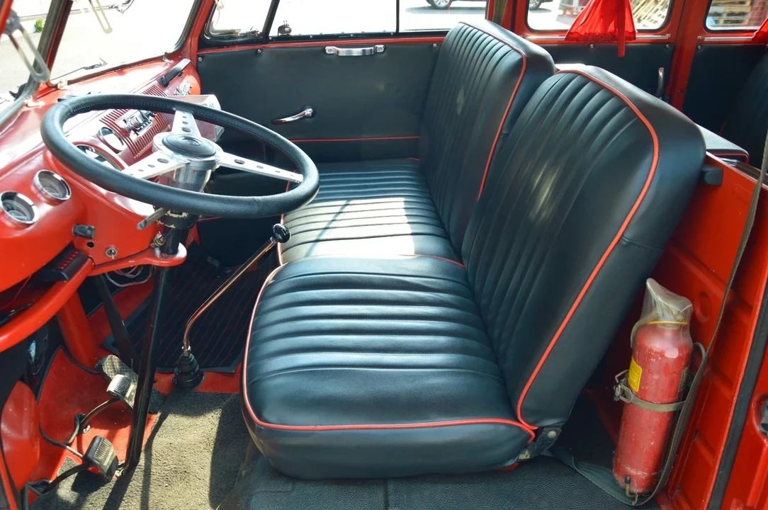 1974 Volkswagen Split-Window Bus - Image 21 of 31