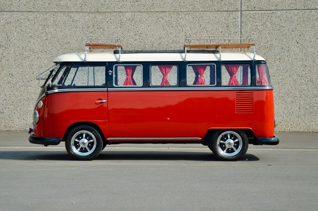 1974 Volkswagen Split-Window Bus - Image 10 of 31