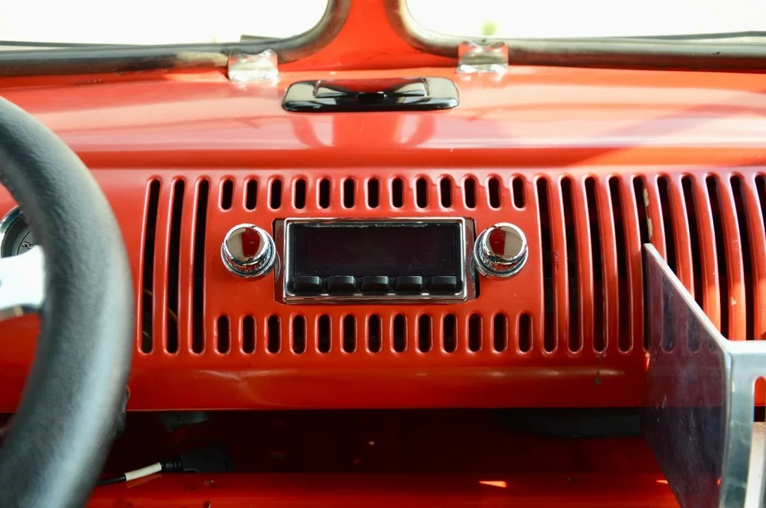 1974 Volkswagen Split-Window Bus - Image 25 of 31