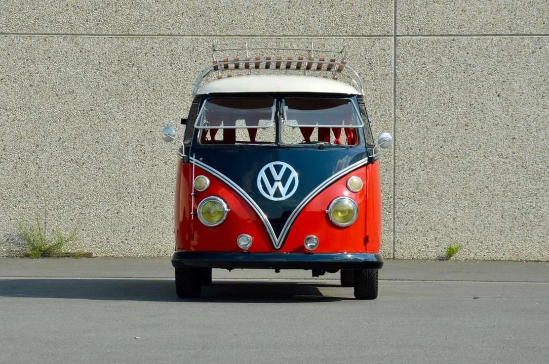 1974 Volkswagen Split-Window Bus - Image 2 of 31
