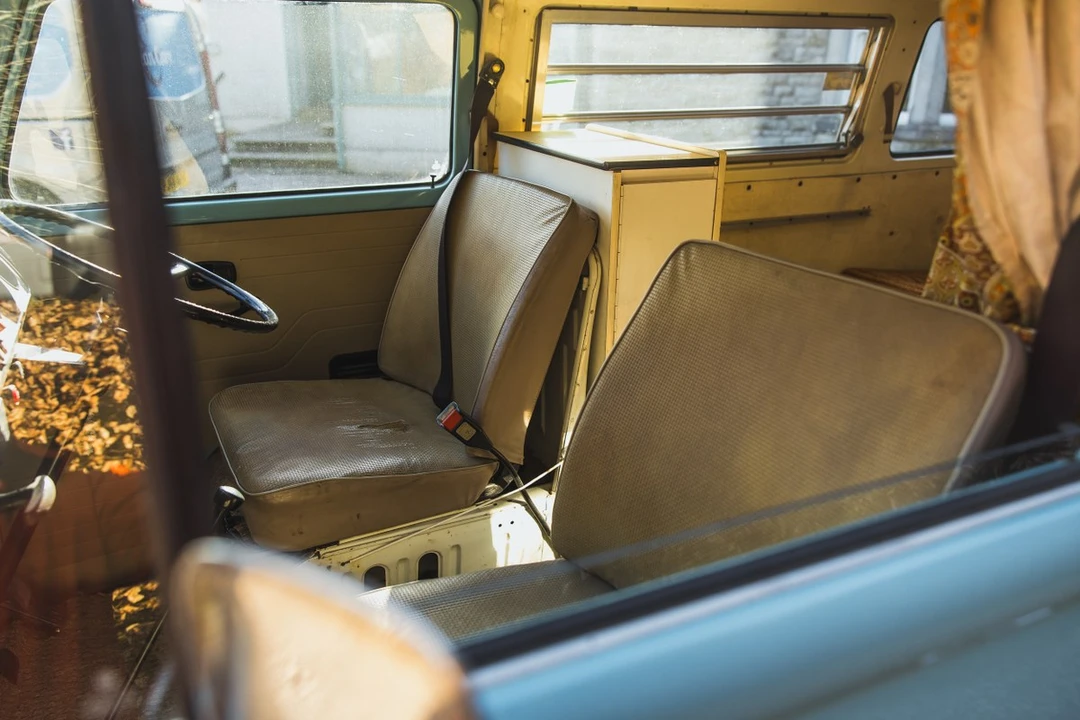 1974 Volkswagen Bay-Window Camper - Image 28 of 30