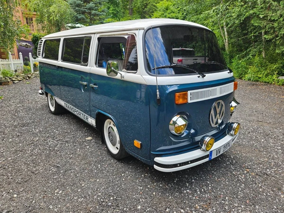 1974 Volkswagen Bay-Window Bus - Image 4 of 23