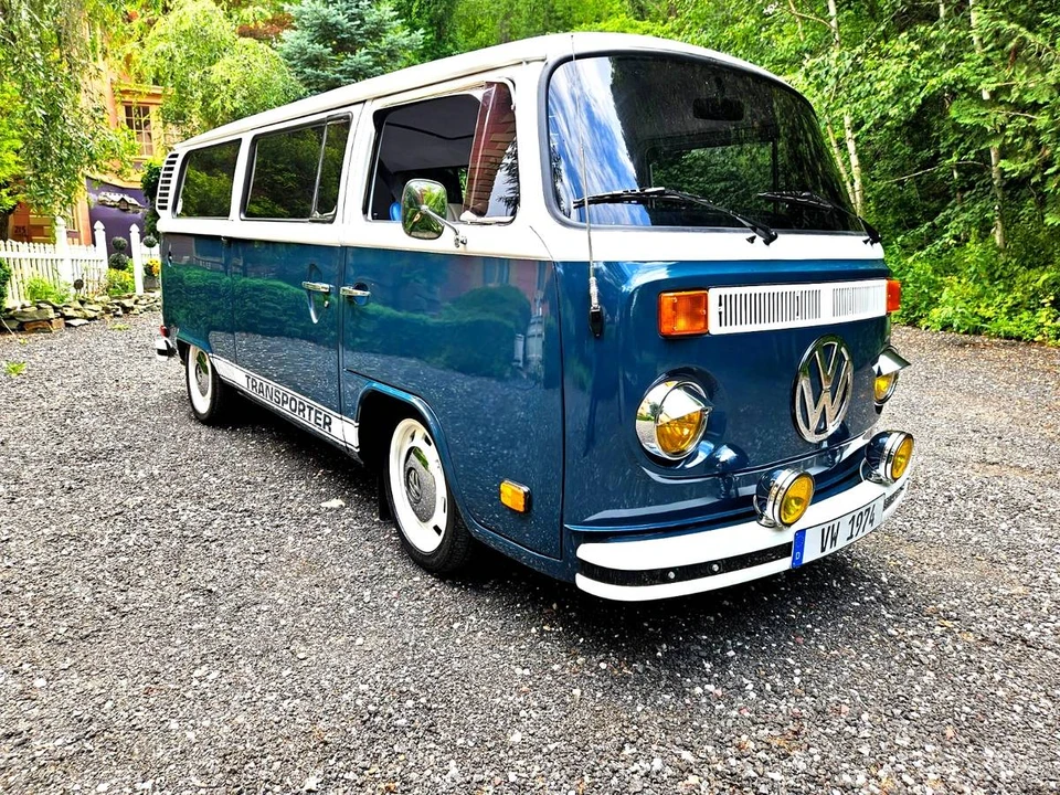 1974 Volkswagen Bay-Window Bus - Image 11 of 23