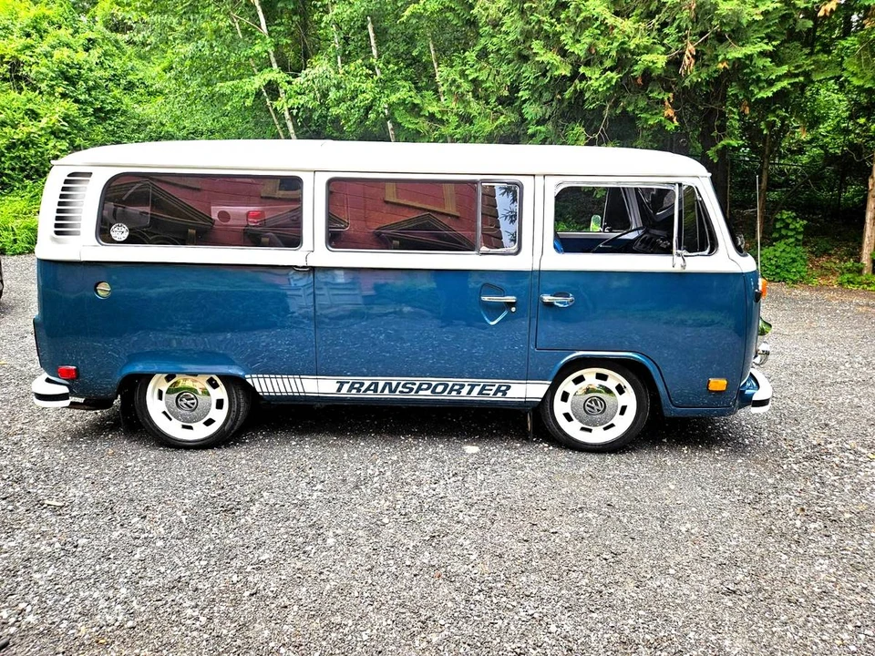 1974 Volkswagen Bay-Window Bus - Image 6 of 23