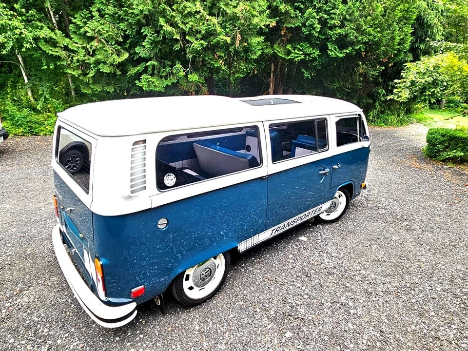 1974 Volkswagen Bay-Window Bus - Image 12 of 23