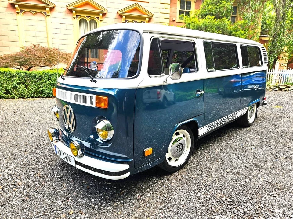 1974 Volkswagen Bay-Window Bus - Image 7 of 23