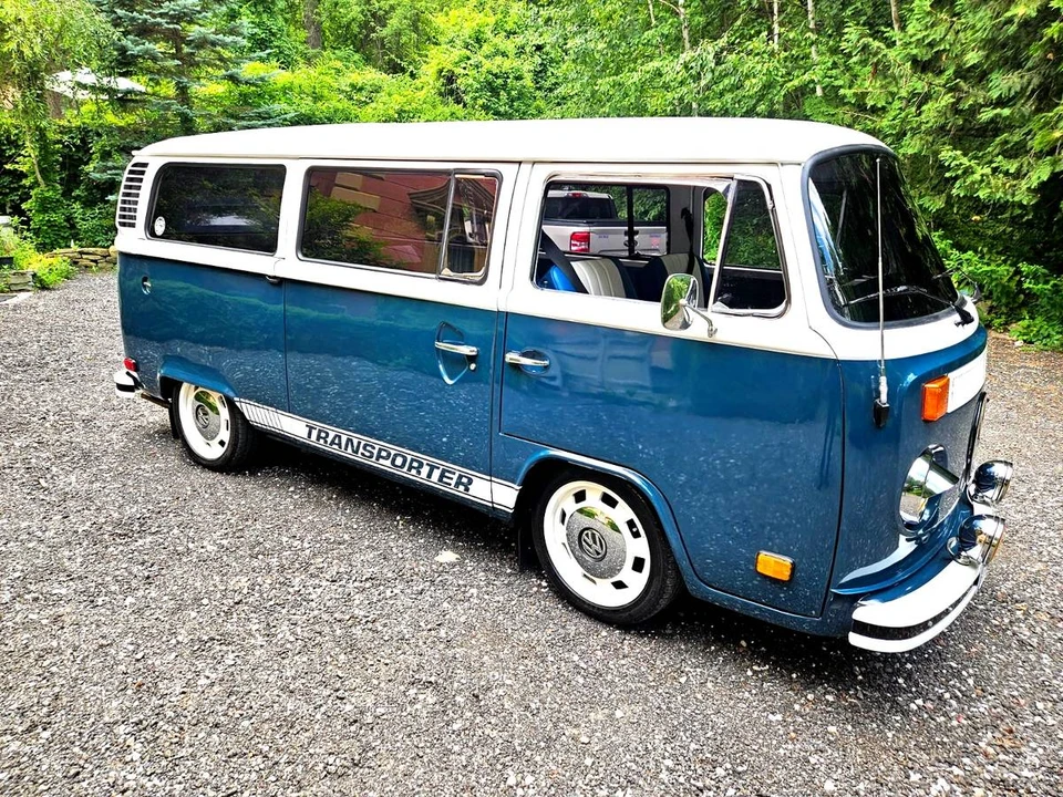1974 Volkswagen Bay-Window Bus - Image 2 of 23