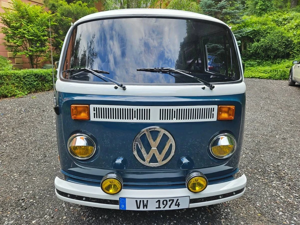 1974 Volkswagen Bay-Window Bus - Image 5 of 23
