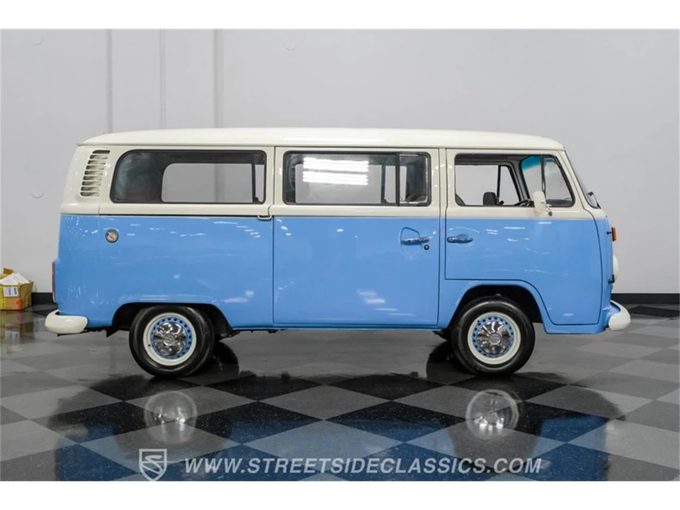 1974 Volkswagen Bay-Window Bus - Image 13 of 31
