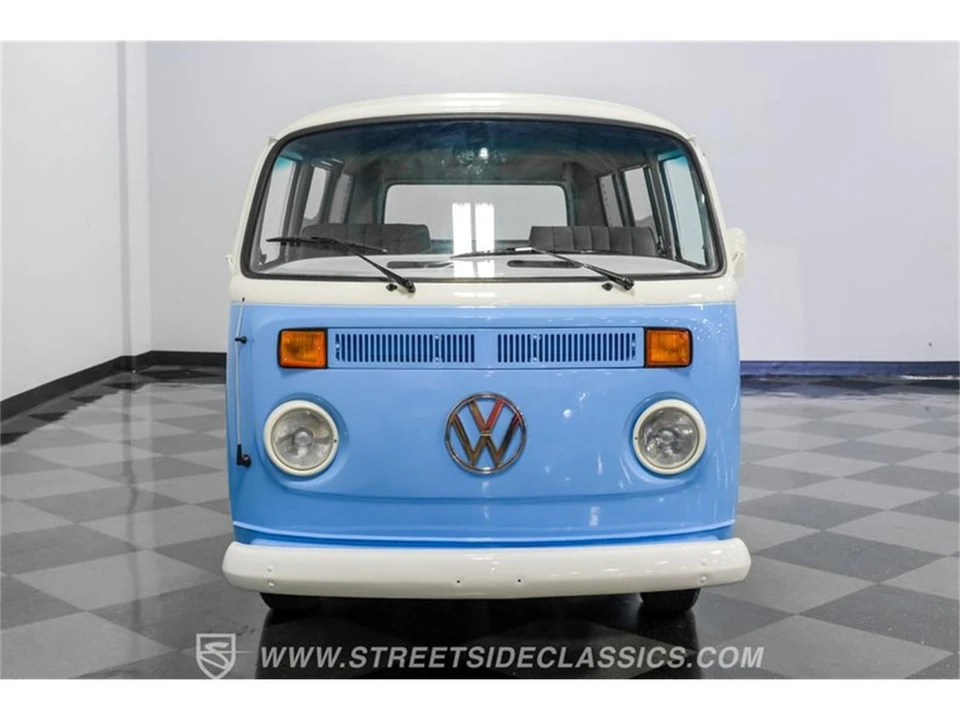 1974 Volkswagen Bay-Window Bus - Image 17 of 31
