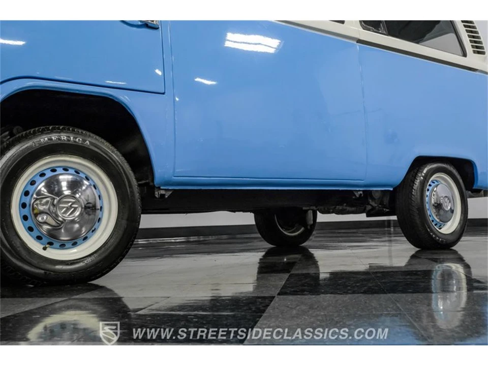 1974 Volkswagen Bay-Window Bus - Image 21 of 31