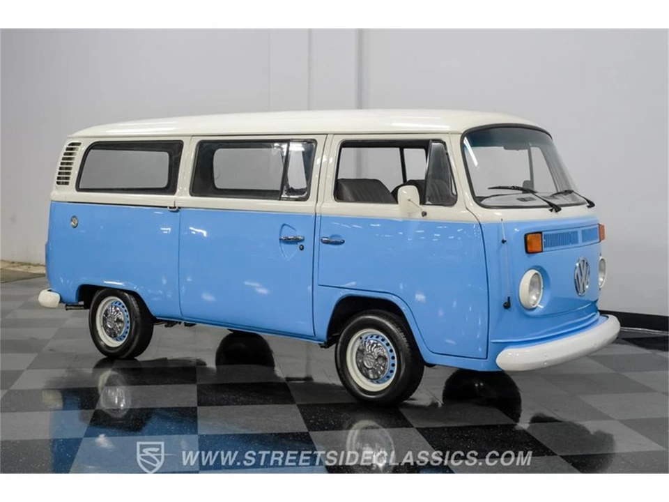 1974 Volkswagen Bay-Window Bus - Image 14 of 31