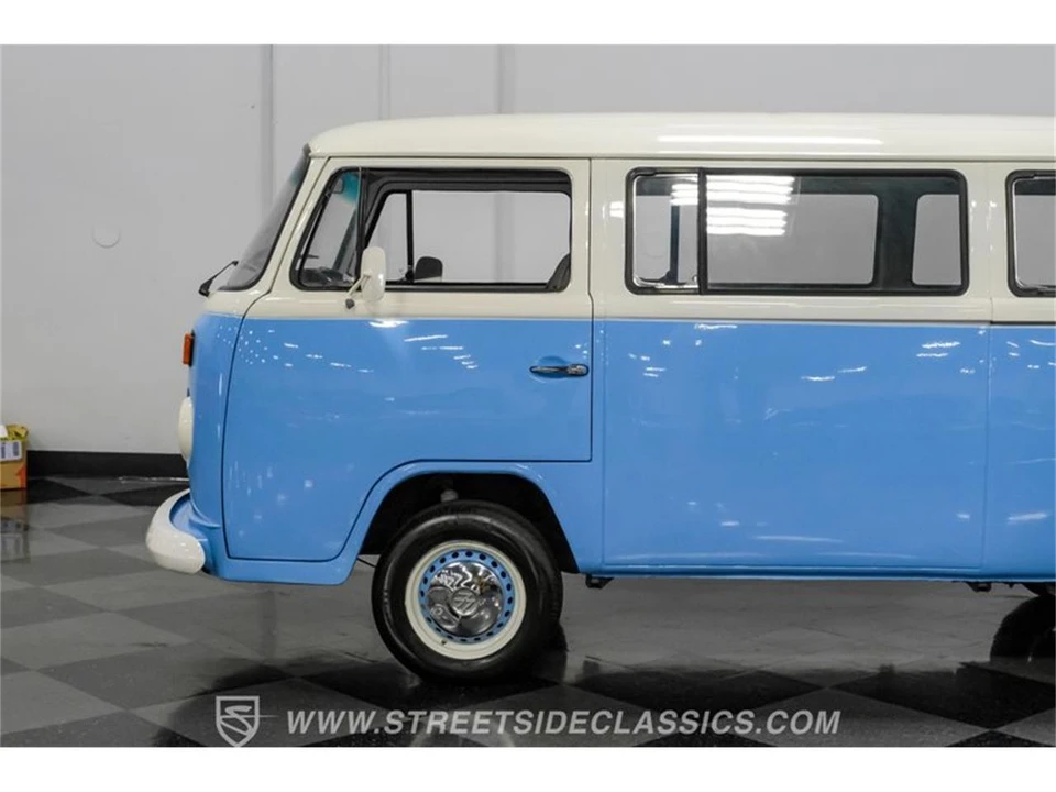1974 Volkswagen Bay-Window Bus - Image 22 of 31