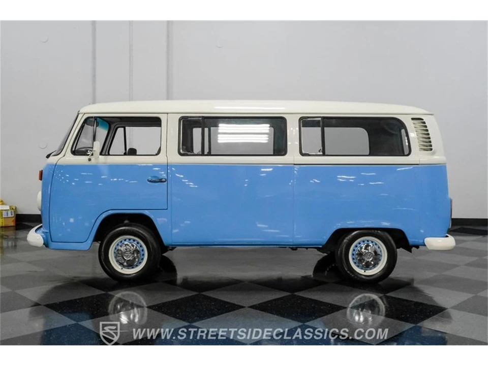 1974 Volkswagen Bay-Window Bus - Image 2 of 31