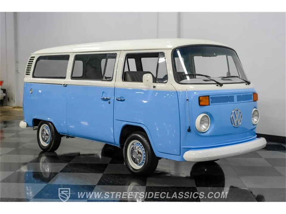 1974 Volkswagen Bay-Window Bus - Image 15 of 31