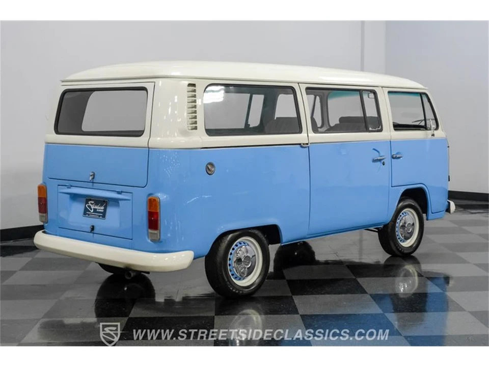 1974 Volkswagen Bay-Window Bus - Image 11 of 31