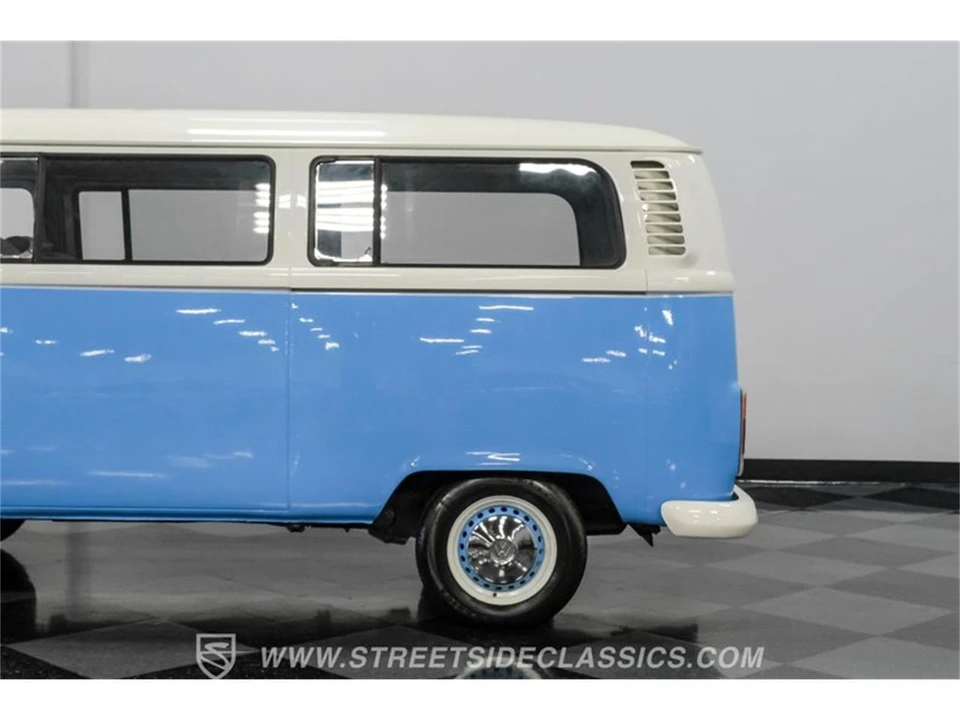1974 Volkswagen Bay-Window Bus - Image 23 of 31