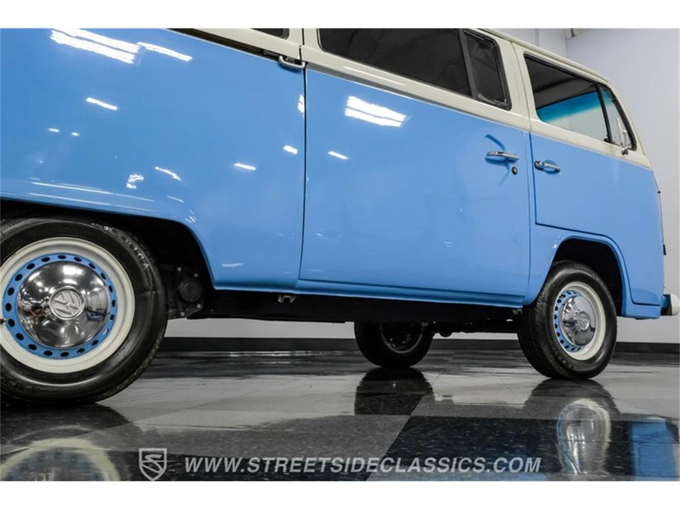 1974 Volkswagen Bay-Window Bus - Image 27 of 31