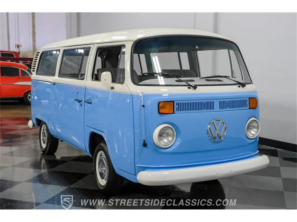 1974 Volkswagen Bay-Window Bus - Image 16 of 31