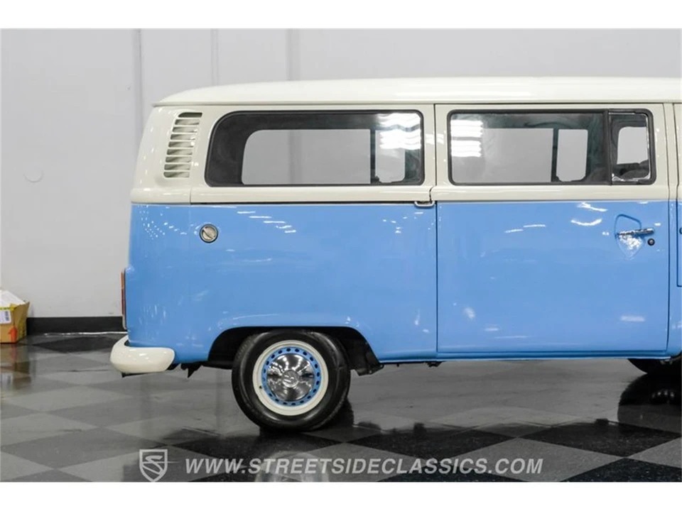 1974 Volkswagen Bay-Window Bus - Image 28 of 31