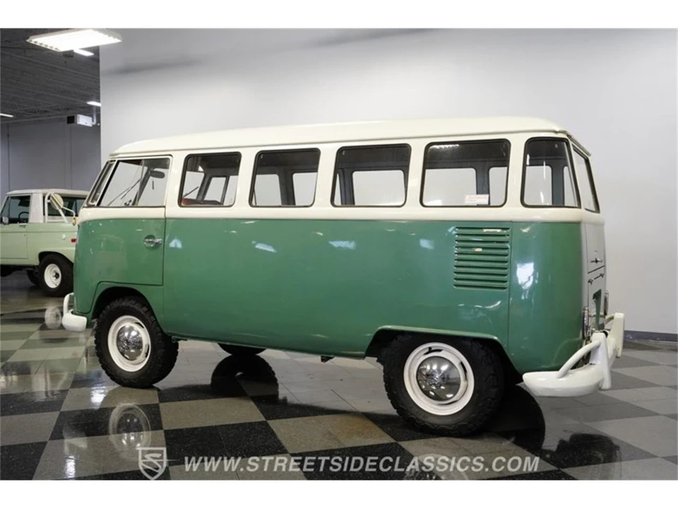 1974 Volkswagen Bay-Window Bus - Image 6 of 31