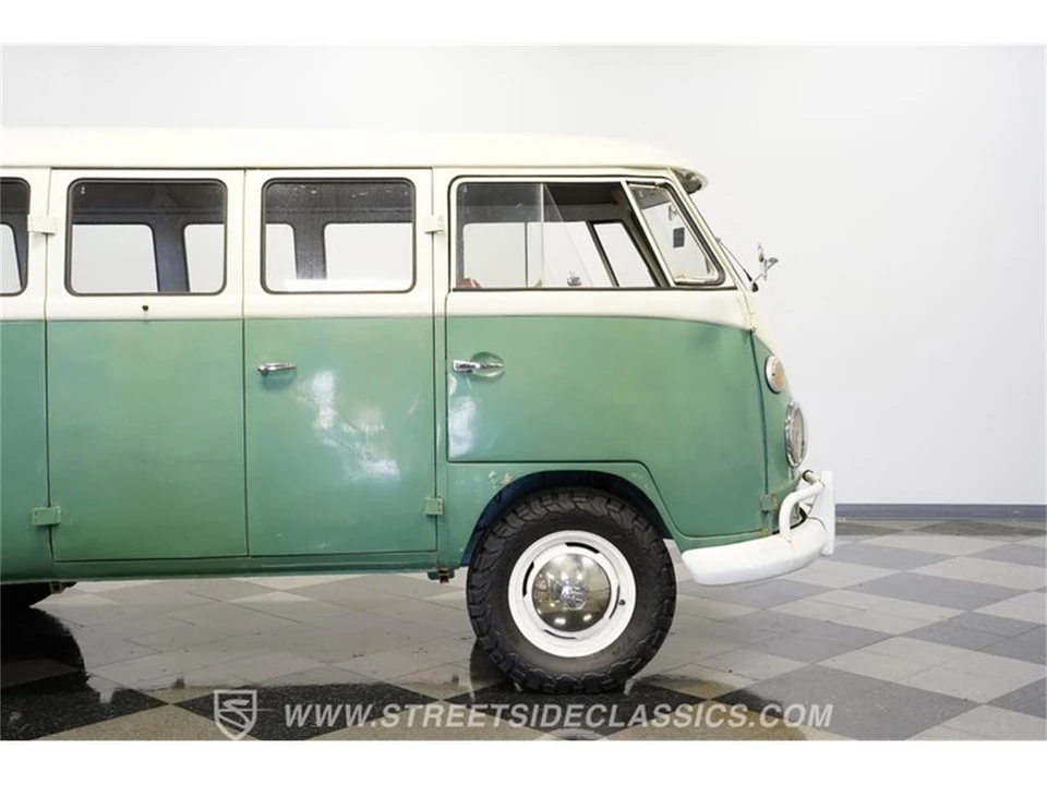 1974 Volkswagen Bay-Window Bus - Image 28 of 31
