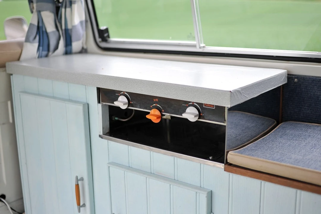 1973 Volkswagen Bay-Window Camper - Image 9 of 30