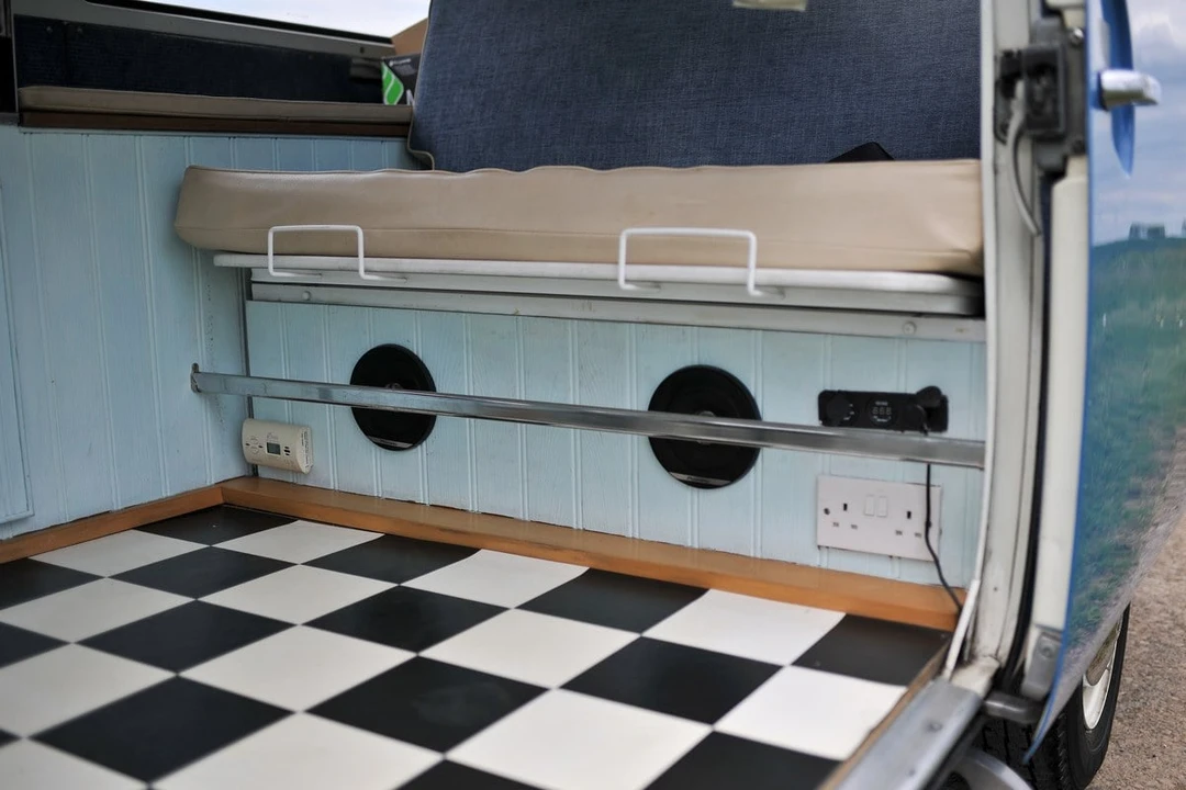 1973 Volkswagen Bay-Window Camper - Image 8 of 30