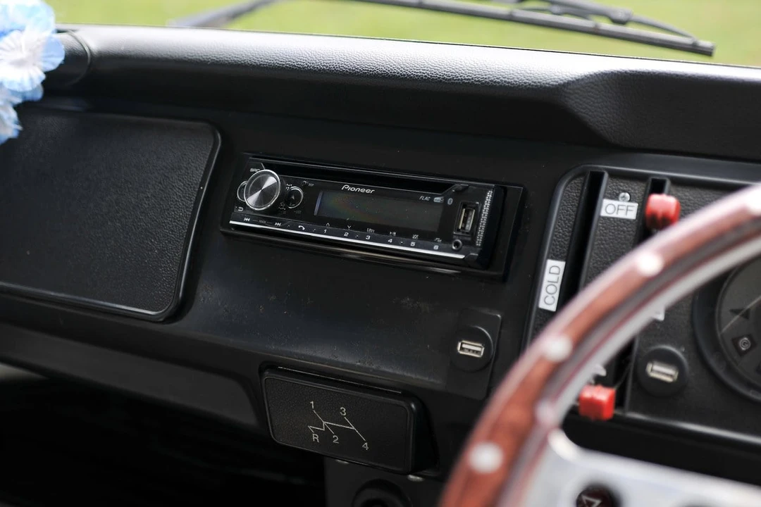 1973 Volkswagen Bay-Window Camper - Image 19 of 30