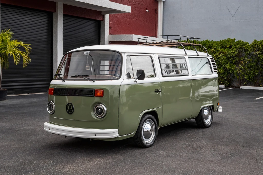 1974 Volkswagen Bay-Window Bus - Image 4 of 31