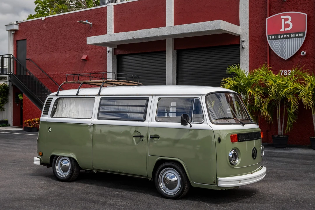 1974 Volkswagen Bay-Window Bus - Image 17 of 31