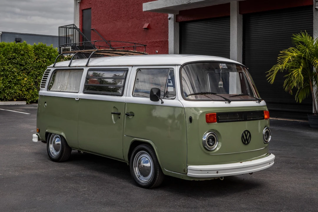 1974 Volkswagen Bay-Window Bus - Image 18 of 31