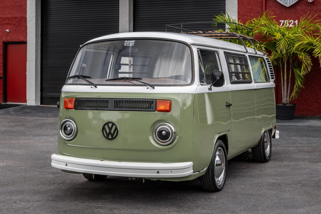 1974 Volkswagen Bay-Window Bus - Image 3 of 31