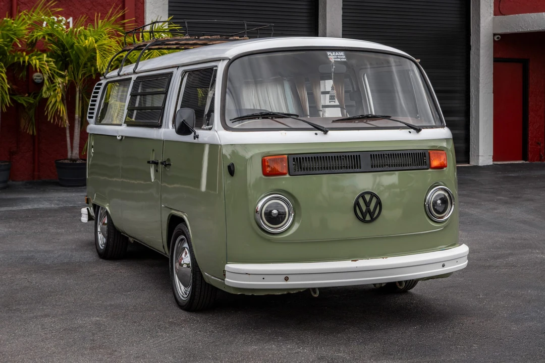 1974 Volkswagen Bay-Window Bus - Image 20 of 31