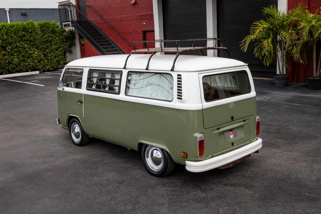 1974 Volkswagen Bay-Window Bus - Image 10 of 31