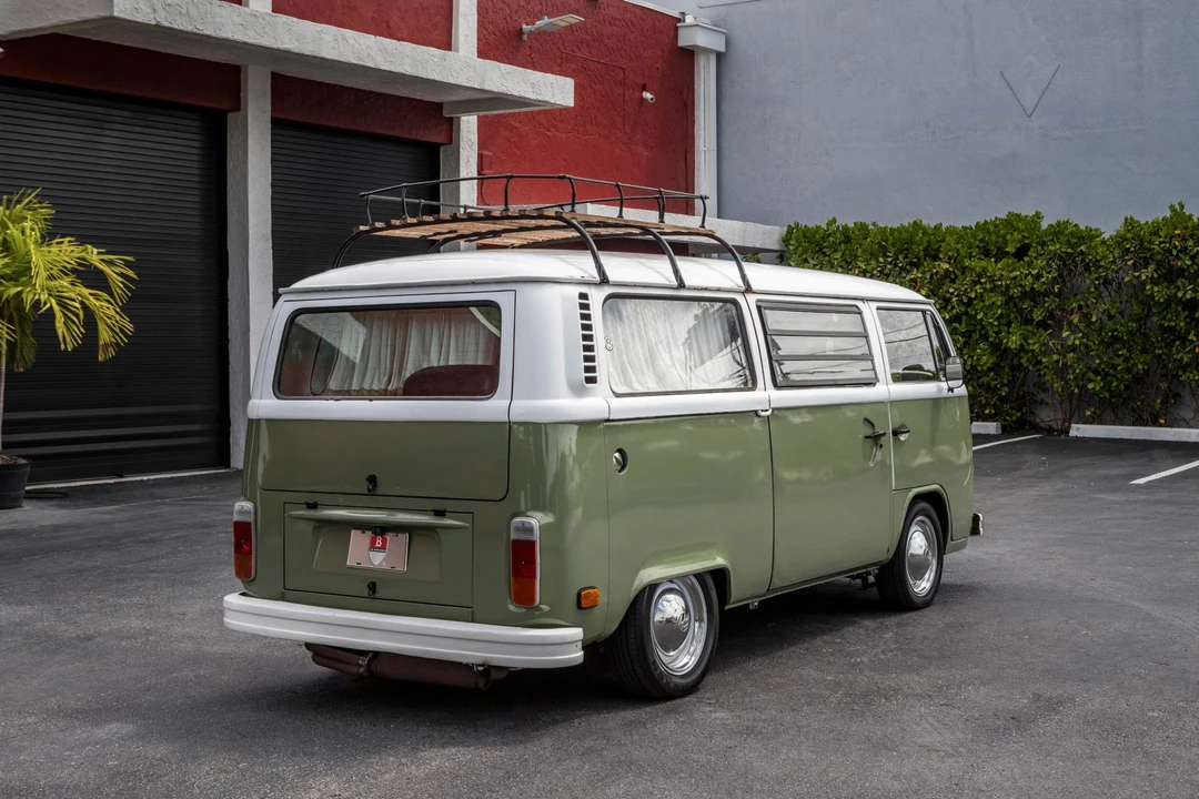 1974 Volkswagen Bay-Window Bus - Image 14 of 31