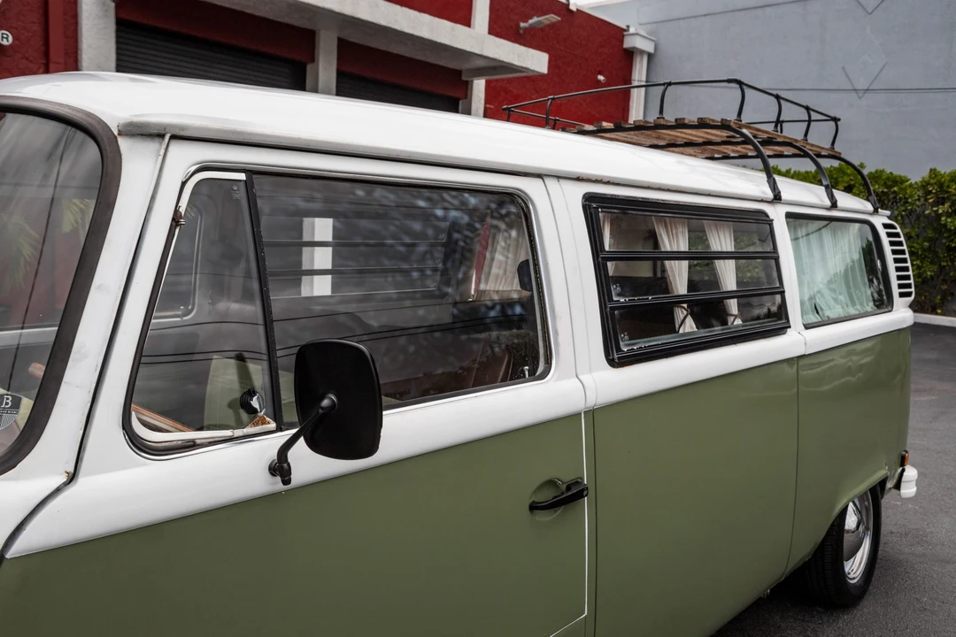 1974 Volkswagen Bay-Window Bus - Image 28 of 31