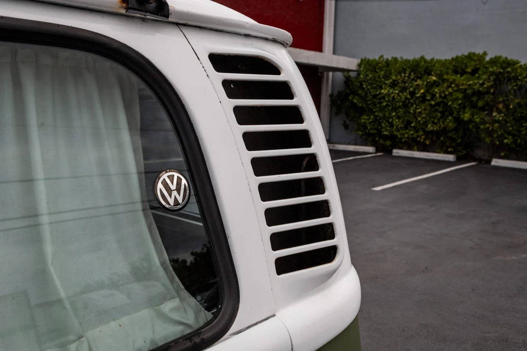 1974 Volkswagen Bay-Window Bus - Image 29 of 31