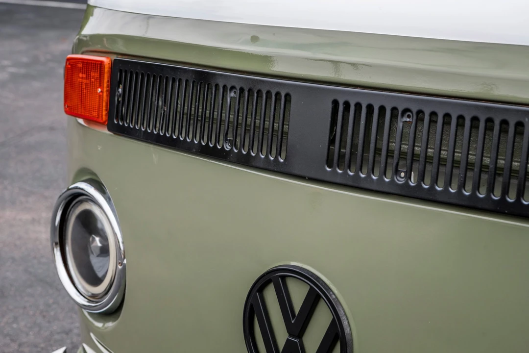 1974 Volkswagen Bay-Window Bus - Image 22 of 31