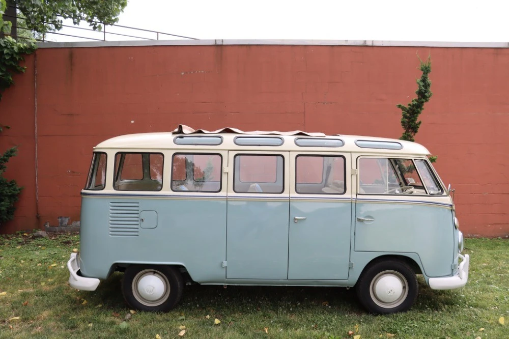 1974 Volkswagen Bay-Window Bus - Image 3 of 10