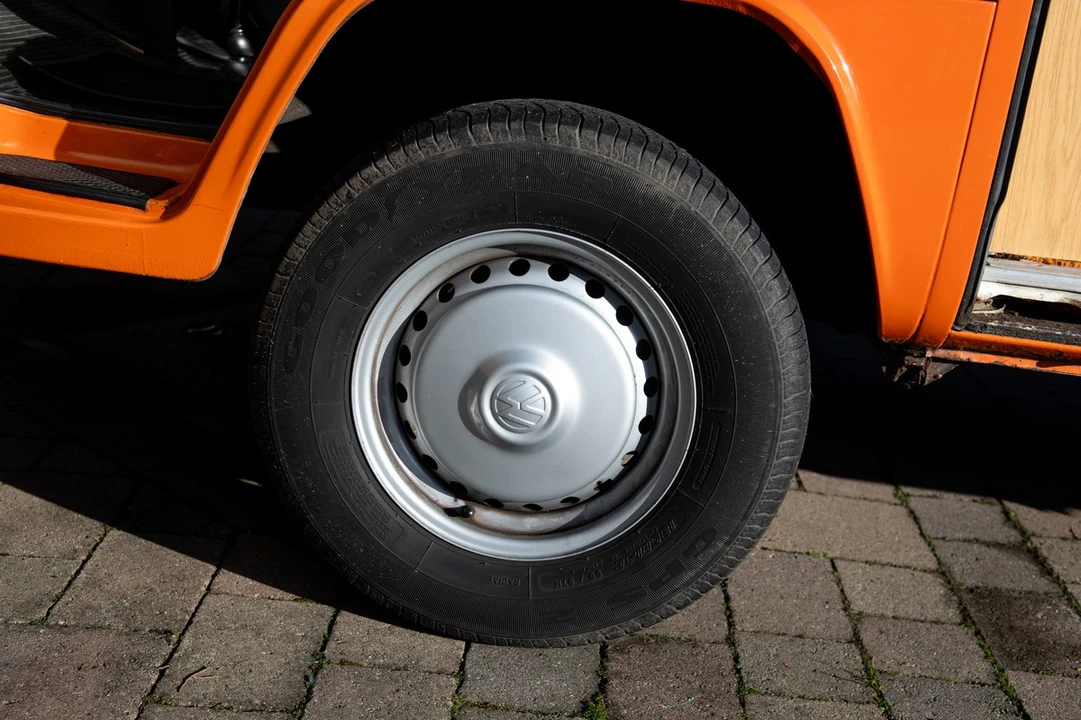 1974 Volkswagen Bay-Window Camper - Image 28 of 30