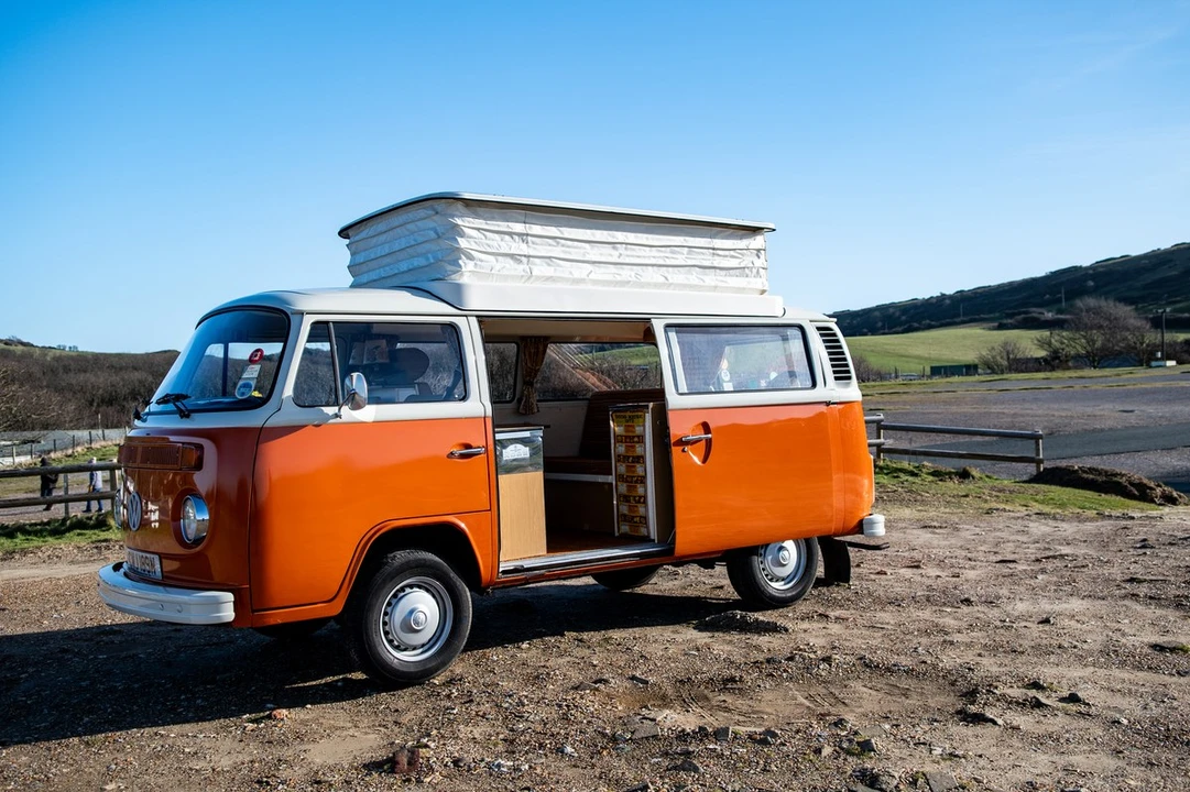 1974 Volkswagen Bay-Window Camper - Image 10 of 30