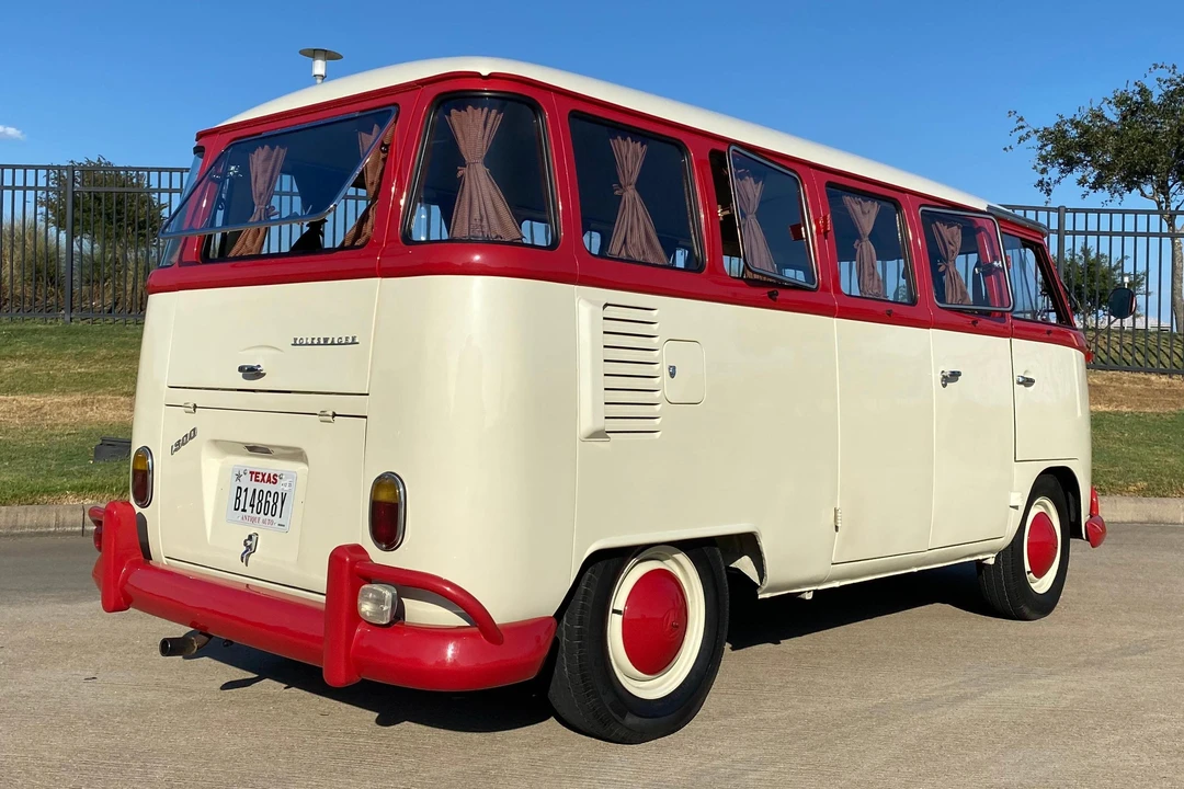 1974 Volkswagen Bay-Window Bus - Image 4 of 31