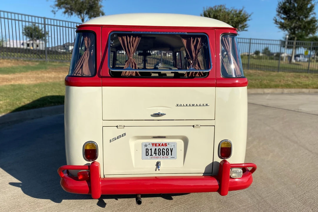 1974 Volkswagen Bay-Window Bus - Image 5 of 31