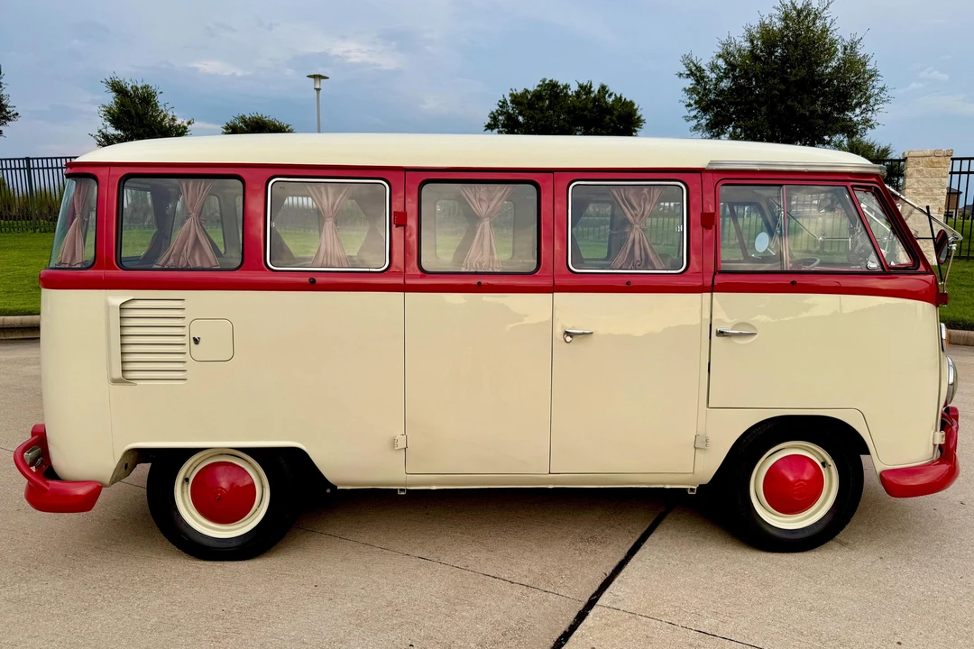 1974 Volkswagen Bay-Window Bus - Image 3 of 31