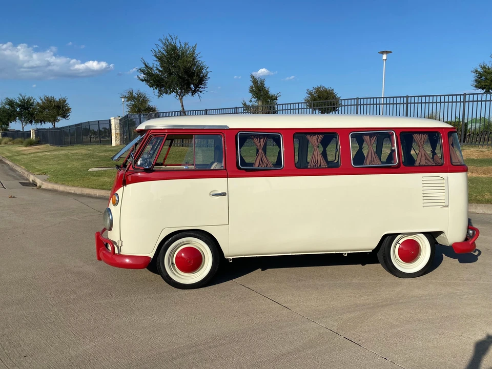 1974 Volkswagen Bay-Window Bus - Image 15 of 31