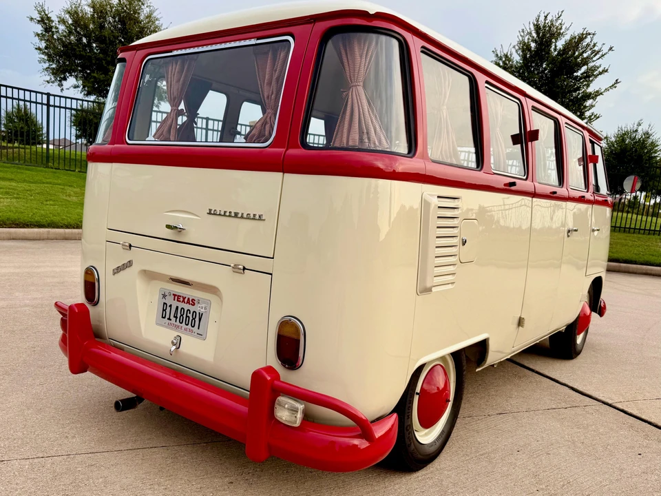 1974 Volkswagen Bay-Window Bus - Image 29 of 31