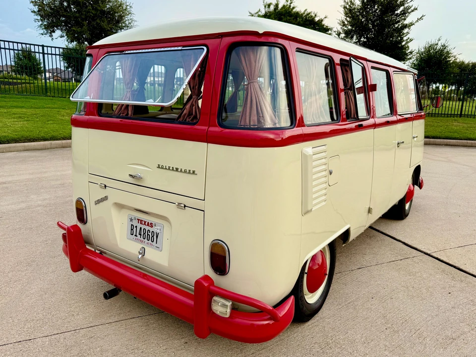1974 Volkswagen Bay-Window Bus - Image 27 of 31